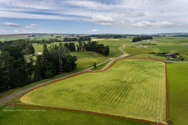 Photo of property in 812 Whakapirau Road, Whakapirau, Maungaturoto, 0583
