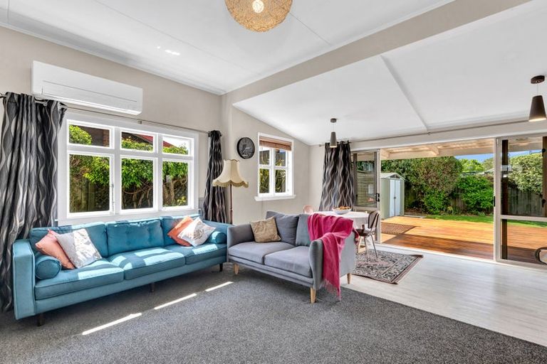 Photo of property in 5 Seymour Street, Hornby, Christchurch, 8042