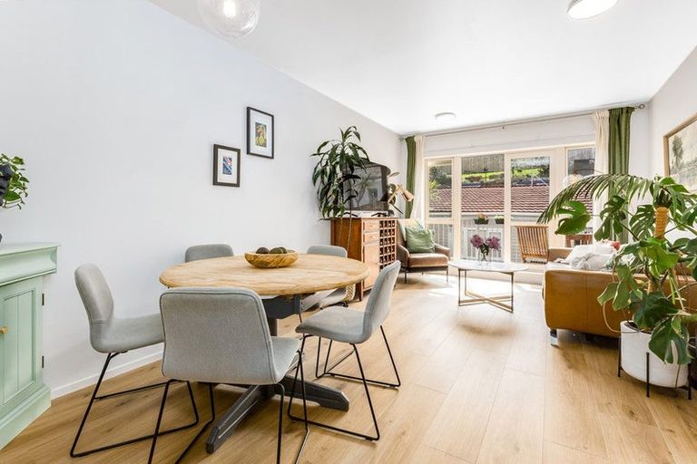 Photo of property in Luxford Villas, 103/72 Herald Street, Berhampore, Wellington, 6023