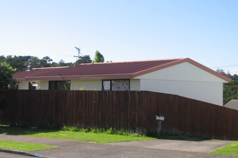 Photo of property in 43 Meadowvale Rise, Titirangi, Auckland, 0604