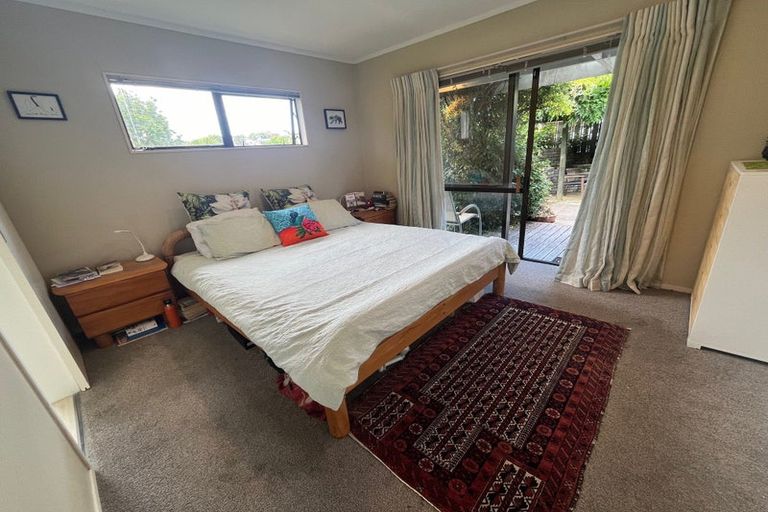 Photo of property in 15 Pinewood Grove, Botany Downs, Auckland, 2010