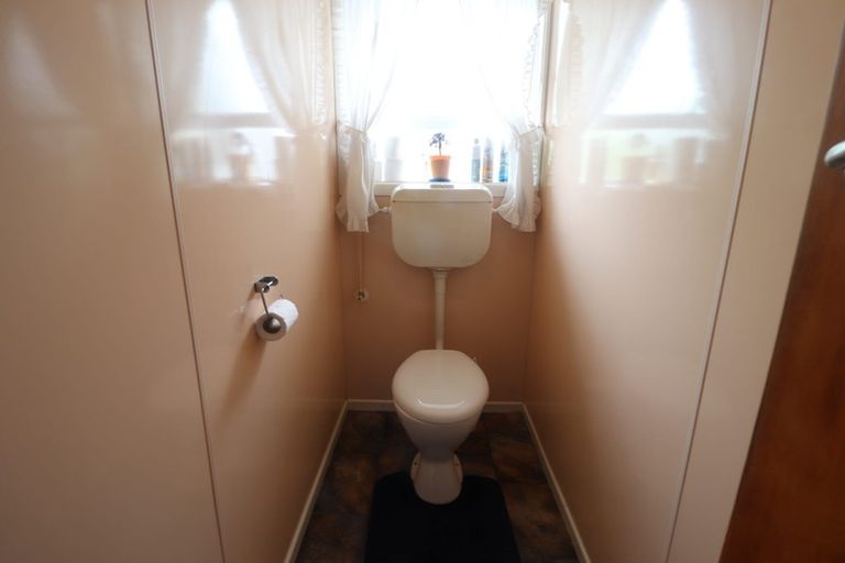 Photo of property in 25 Kaipatiki Road, Glenfield, Auckland, 0629