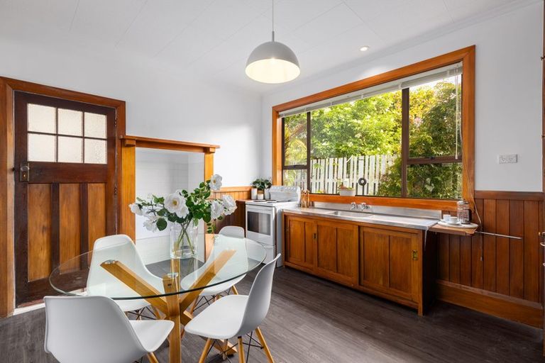 Photo of property in 66 Saint Martins Road, Saint Martins, Christchurch, 8022