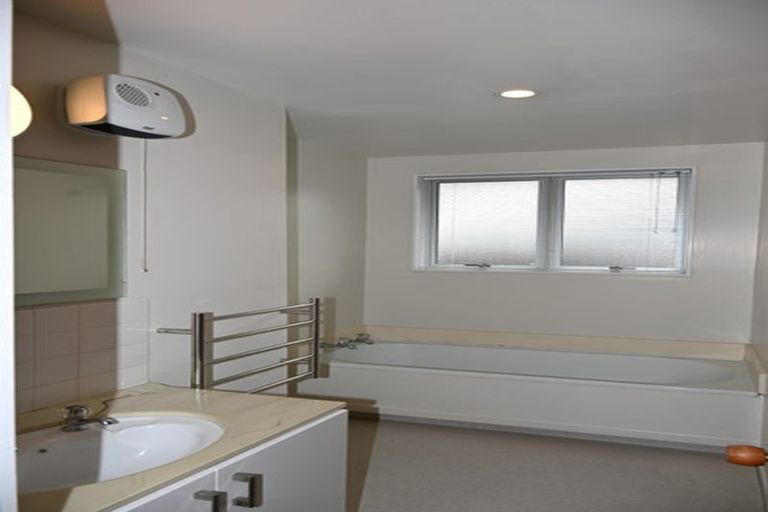 Photo of property in 4/23 Maxwell Street, Riccarton, Christchurch, 8041