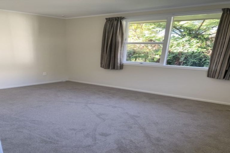 Photo of property in 23 Governor Road, Northland, Wellington, 6012