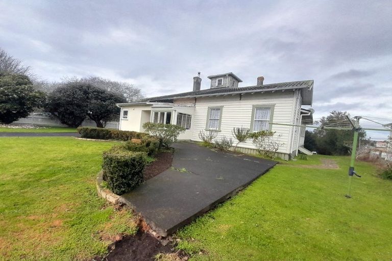 Photo of property in 32 Kitchener Road, Waiuku, 2123