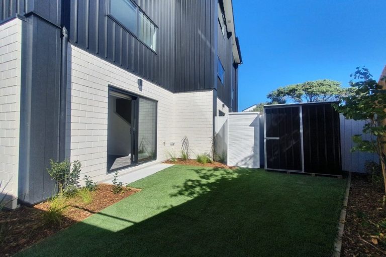 Photo of property in 9/59 Neil Avenue, Te Atatu Peninsula, Auckland, 0610