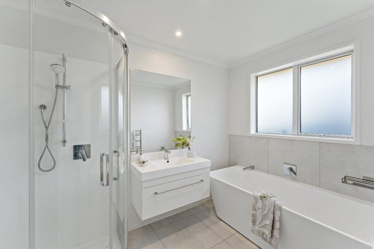 Photo of property in 8 Harriet Johnston Drive, Pokeno, 2402