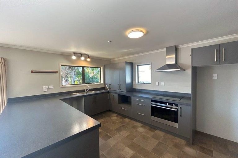 Photo of property in 1050 Papamoa Beach Road, Papamoa Beach, Papamoa, 3118
