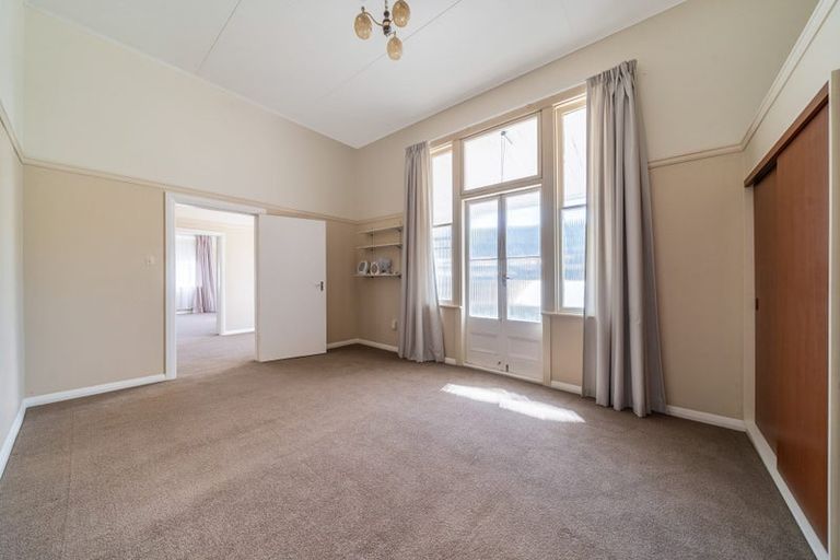 Photo of property in 36 The Parade, Island Bay, Wellington, 6023