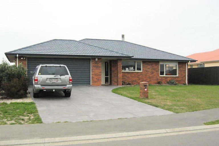 Photo of property in 17 Markham Way, Rolleston, 7614