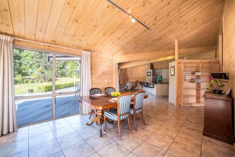 Photo of property in 13 Kerema Way, Schnapper Rock, Auckland, 0632