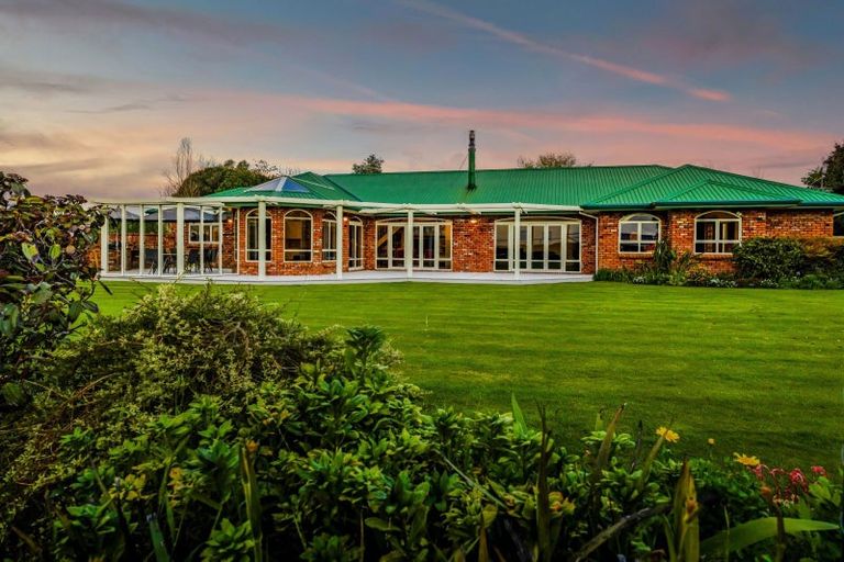 Photo of property in 211 Tawhiti Road, Hawera, 4672