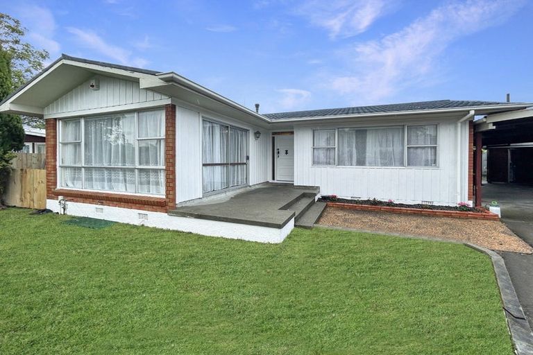Photo of property in 53 Abraham Crescent, Milson, Palmerston North, 4414