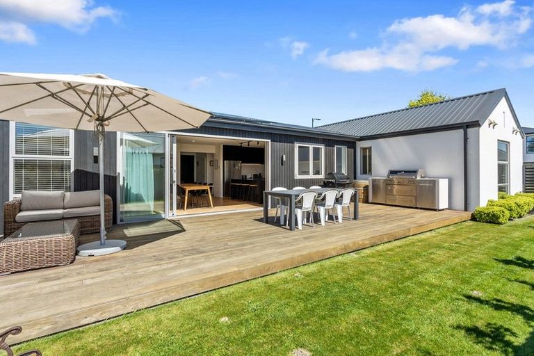 Photo of property in 2 Guyon Street, Marshland, Christchurch, 8083