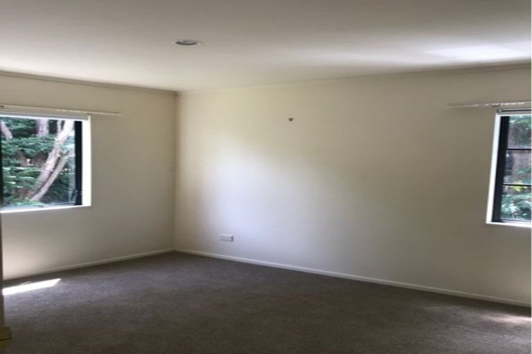 Photo of property in 1/66 Seaview Road, Glenfield, Auckland, 0629