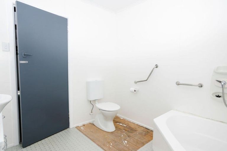 Photo of property in 11 Maclaurin Street, Dannevirke, 4930