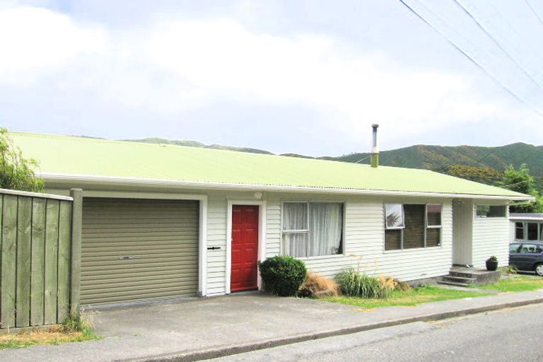 Photo of property in 5 Columbia Way, Kingston, Wellington, 6021
