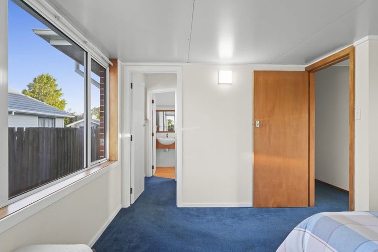 Photo of property in 43 Bevington Street, Avonhead, Christchurch, 8042