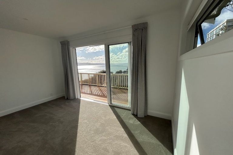 Photo of property in 10a Oriental Terrace, Mount Victoria, Wellington, 6011