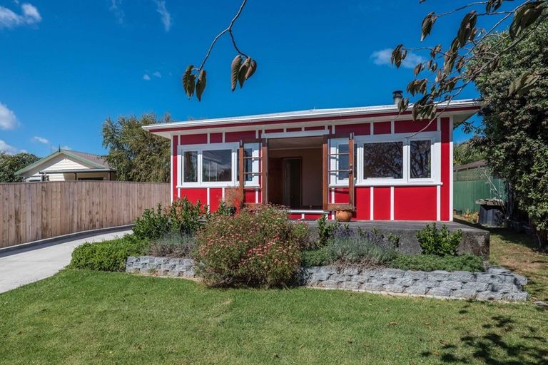Photo of property in 23 Kaka Road, Raumati Beach, Paraparaumu, 5032