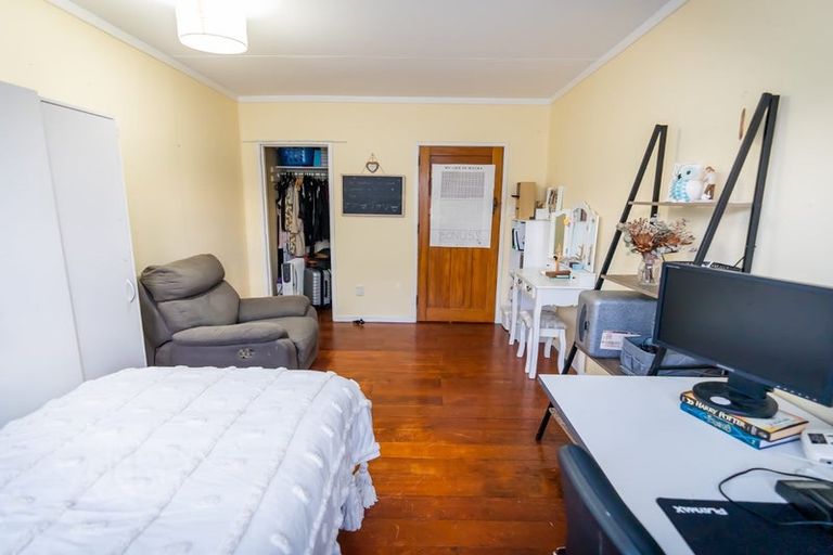 Photo of property in 32 Petherick Street, Taita, Lower Hutt, 5011