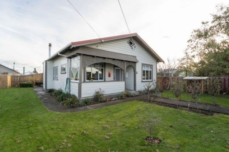 Photo of property in 46 Cologne Street, Martinborough, 5711