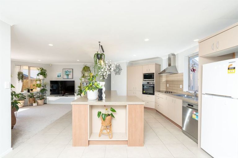 Photo of property in 12 Tarrango Way, Rototuna, Hamilton, 3210