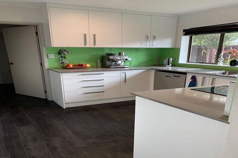 Photo of property in 2/116 Bucklands Beach Road, Bucklands Beach, Auckland, 2012