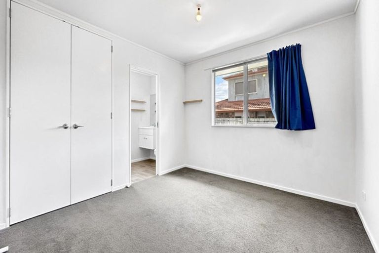 Photo of property in 685a Swanson Road, Swanson, Auckland, 0612