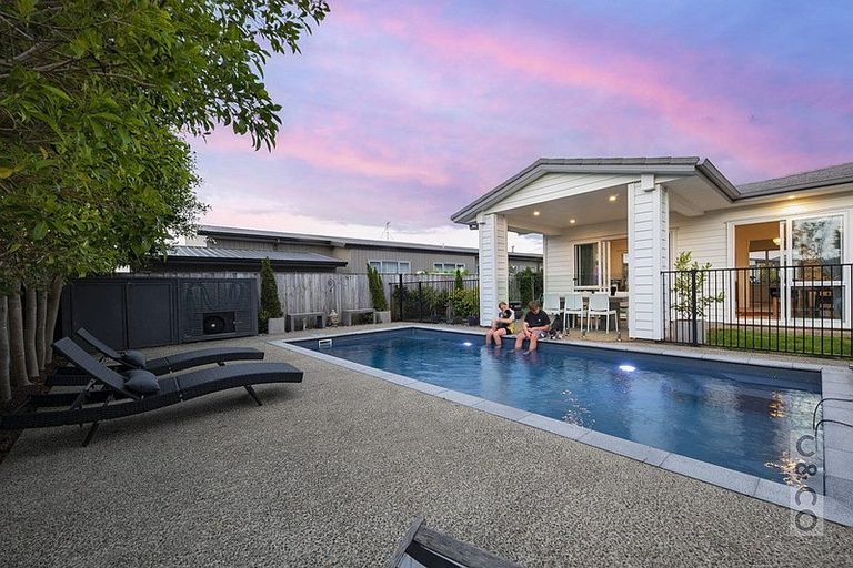 Photo of property in 14 Floyd Road, Riverhead, 0820