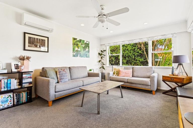 Photo of property in 19 Brennan Avenue, Te Atatu Peninsula, Auckland, 0610