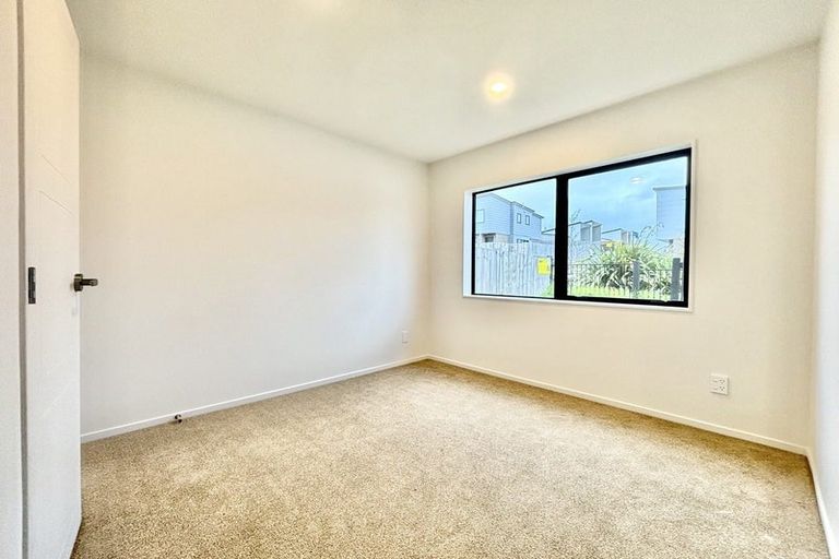 Photo of property in 22b Poruru Close, Papakura, 2110