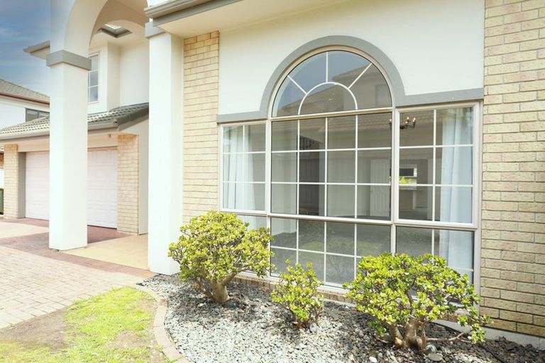 Photo of property in 29 Heyington Way, East Tamaki Heights, Auckland, 2016