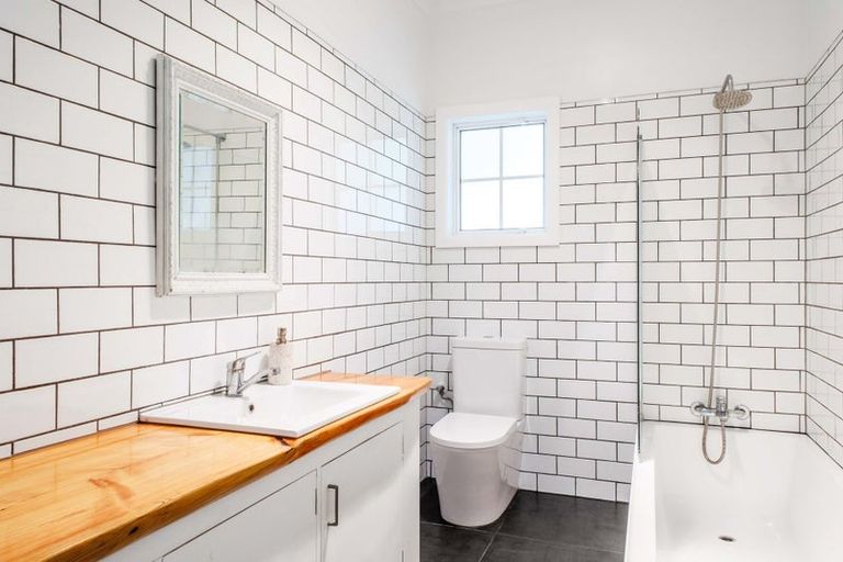 Photo of property in 28 Ferry Road, Whakatane, 3120