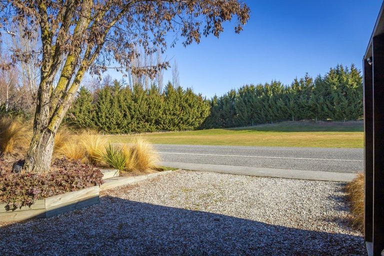 Photo of property in 61 Mcdonnell Road, Arrowtown, 9302