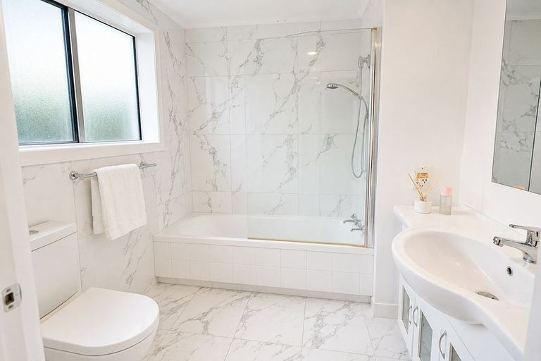 Photo of property in 226 Memorial Avenue, Burnside, Christchurch, 8053