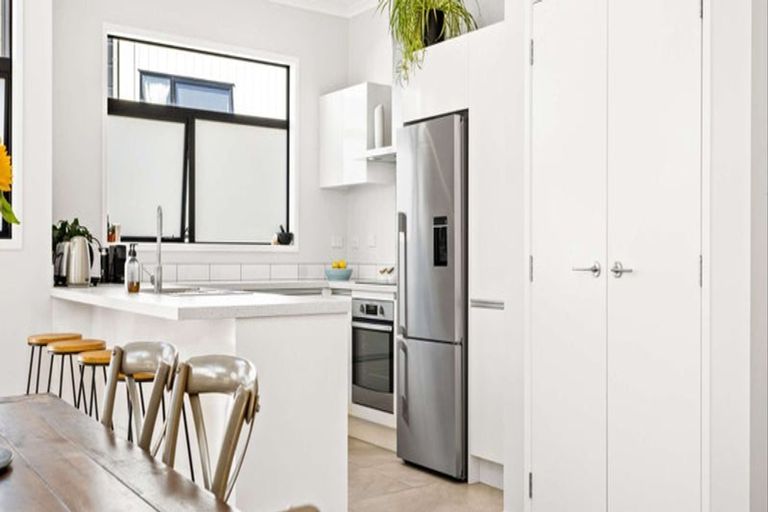 Photo of property in 74 Mapou Road, Hobsonville, Auckland, 0616