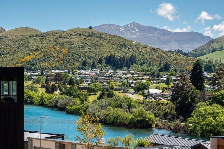 Photo of property in 14 Old Homestead Place, Kawarau Falls, Queenstown, 9300