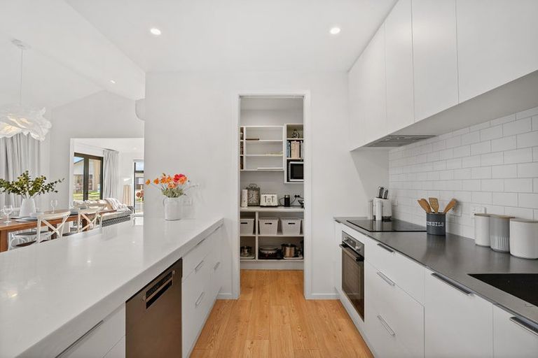 Photo of property in 37 Wallis Drive, Cromwell, 9310