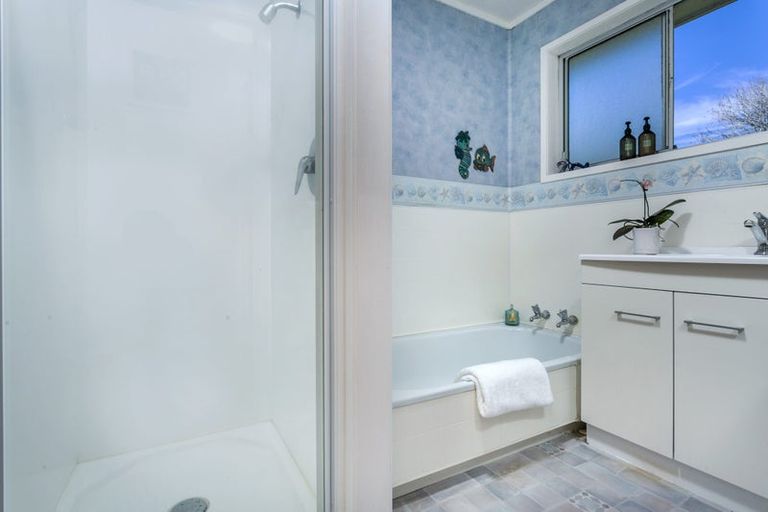 Photo of property in 13 Morriggia Place, Bayview, Auckland, 0629