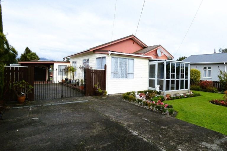 Photo of property in 22 Roebuck Street, Westport, 7825