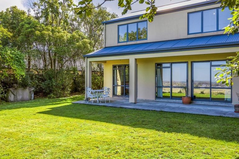 Photo of property in 26 Highcrest Heights, Westmorland, Christchurch, 8025