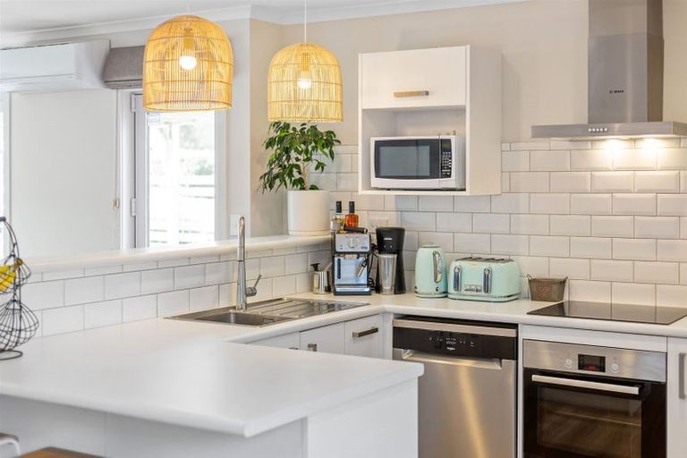 Photo of property in 1/1 Murphy Place, Titahi Bay, Porirua, 5022