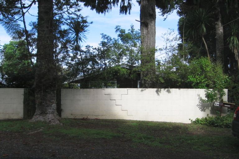 Photo of property in 26 Manuka Road, Titirangi, Auckland, 0604