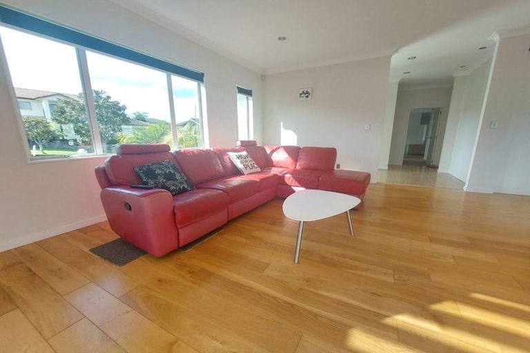 Photo of property in 21 Hornbill Drive, Fairview Heights, Auckland, 0632