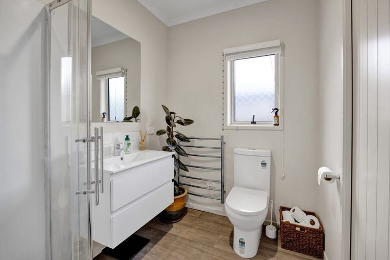 Photo of property in 8 Manatu Lane, Inglewood, 4330
