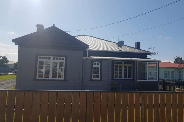 Photo of property in 10 Rira Street, Marton, 4710