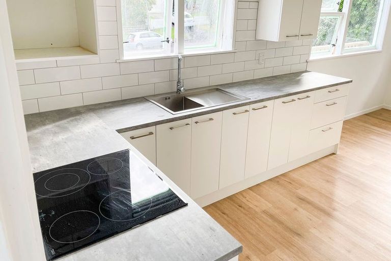 Photo of property in 17 Lemnos Place, Titirangi, Auckland, 0604