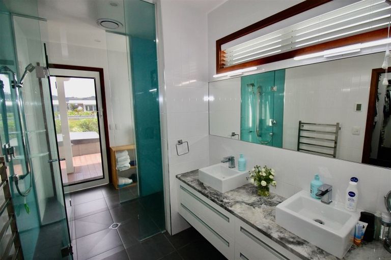 Photo of property in 25 Leeward Drive, Whitianga, 3510